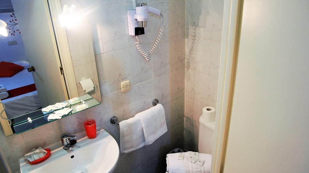 Ch Antonio Hotel Madrid Luaran gambar